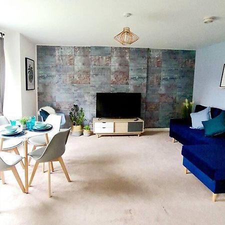 גלאזגו Stylish 2 Bedroom Apartment / Free Gated Parking מראה חיצוני תמונה