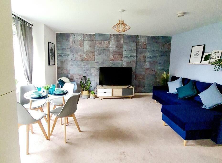 גלאזגו Stylish 2 Bedroom Apartment / Free Gated Parking מראה חיצוני תמונה